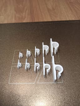 Клипси за кабели, страничен изглед