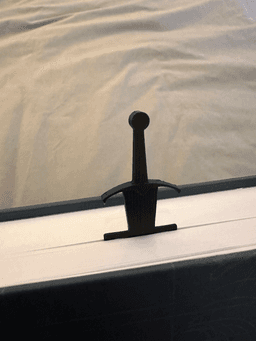 Разделител за книга Екскалибур, интериорен кадър