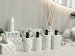 Inflated Bathroom Set (Комплект), детайл