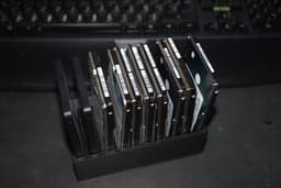 Кутия за 10 SSD/HDD диска 2.5 inch - детайл