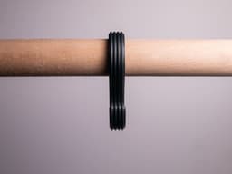 S-образна кука, черен вариант