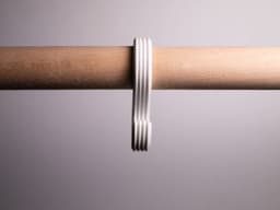 S-образна кука, бял вариант