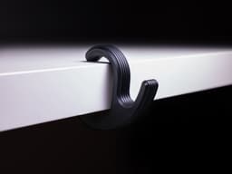 Универсална закачалка за маса