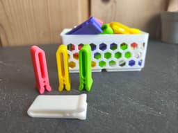 Клипс "Why Is This Everywhere", продуктова снимка